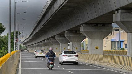 South Indias First Double Decker Flyover... తీరనున్న ట్రాఫిక్ కష్టాలు | Oneindia Telugu