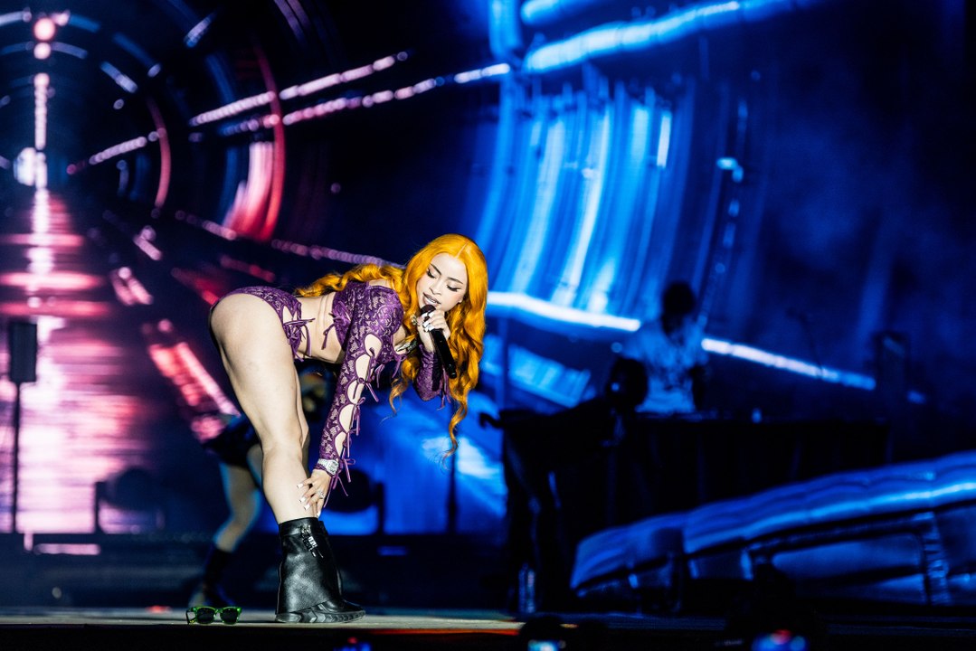 Avec son twerk endiabl, Ice Spice enflamme le Dour Festival