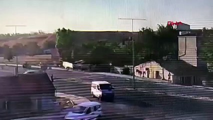 Yaya Geçidinde Otomobilin Çaptığı Çocuk Yaralandı; Kaza Kamerada