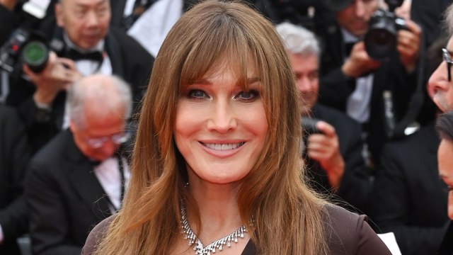 Carla Bruni immortalise l'été avec un cliché vintage, elle reste intemporelle