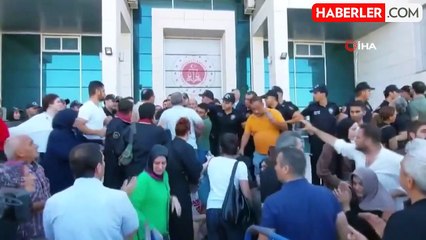 Depremde 51 kişinin öldüğü Furkan Apartmanı'nda karar çıktı, adliyede ortalık karıştı