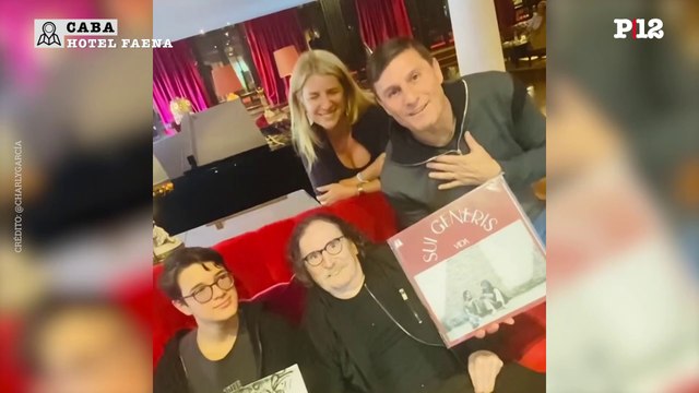 Zanetti y su familia visitaron a Charly García e intercambiaron camiseta por disco de Sui Generis