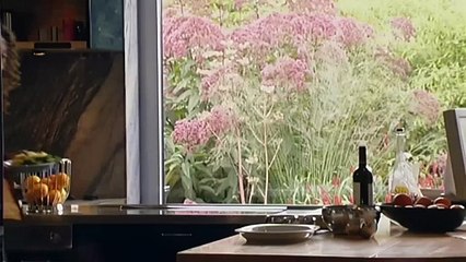 Swingers (2002) - Me gusta tu falda _ Nice skirt you're wearing... (SPANISH DUB - ENG sub)-(720p)