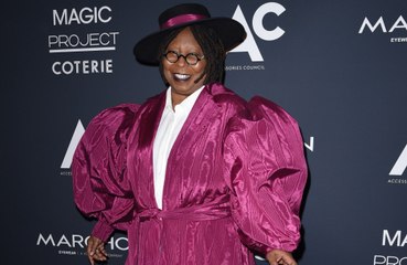 Whoopi Goldberg confessa ter violado regras da Disney ao espalhar cinzas da mãe em parque