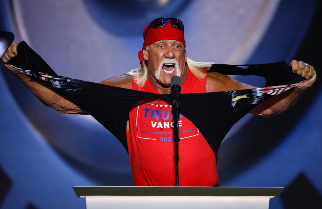 Hulk Hogan rips shirt off during a speech and d...
