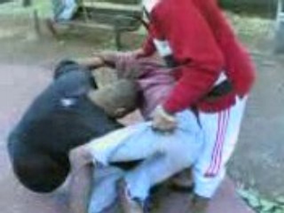 Un Boug Sou i Porte un Boug Sou