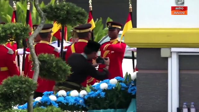 Keberangkatan tiba YDP Agong Ke-17 dan Raja Permaisuri Agong di Istana Negara Sofiah Binti Almarhum Sultan Idris Shah di Istana Negara