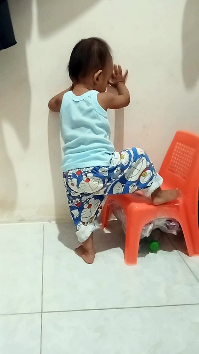 Playing chair