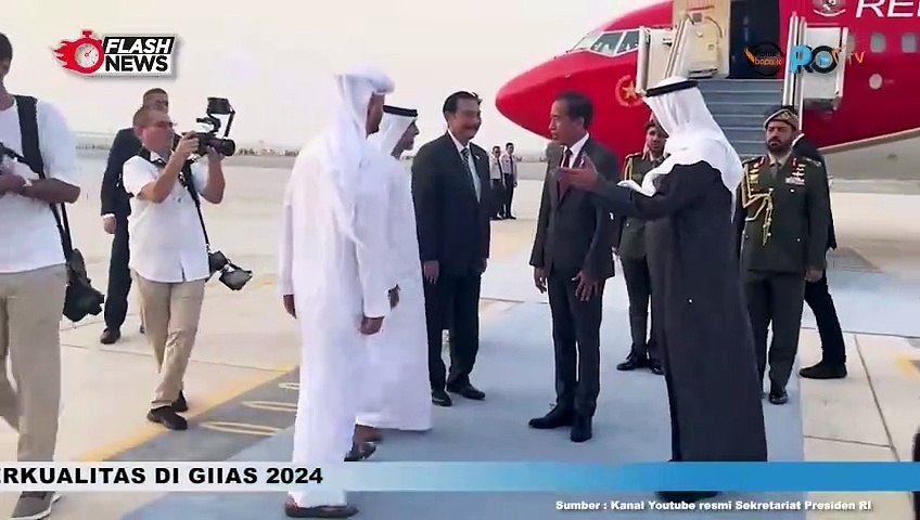 Tiba di Abu Dhabi, Presiden Jokowi Disambut Langsung Presiden MBZ di Bandara Zayed