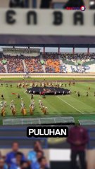 Kocak! Legenda Persib Diserbu Anak-anak Saat Pembukaan Piala Presiden 2024