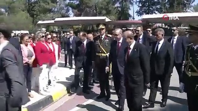 Cumhurbaşkanı Erdoğan, KKTC'de Atatürk Anıtına çelenk sundu