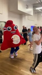Premières images de la chorégraphie officielle de la mascotte des JO de Paris 2024