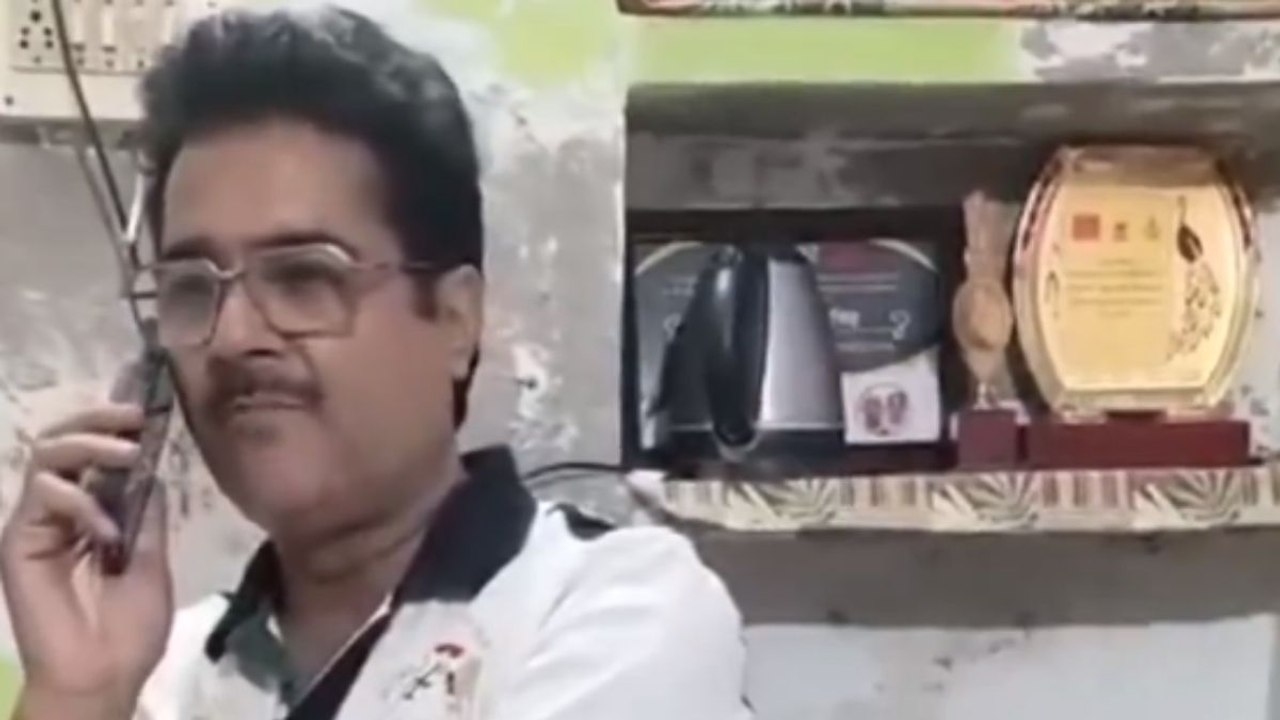 पानी दो वरना चार दिन में खड़े होकर तुड़वा दूंगा नहरों को...गौरीगंज सपा विधायक राकेश सिंह का वीडियो वायरल