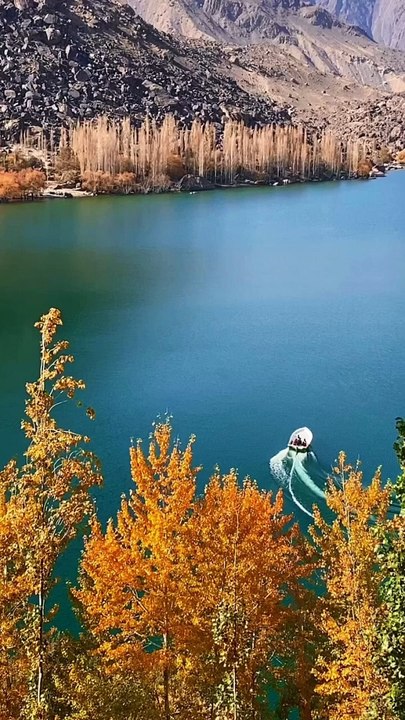 Autumn vibes Kachura Skardu Pakistan #trending #shorts  #adventure #friendship #pakistan