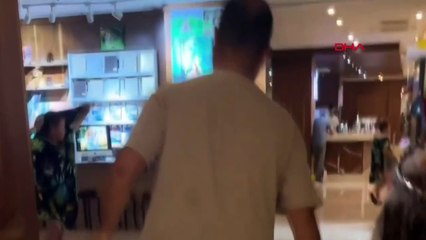 Antalya'da 5 yıldızlı otelde klima protestosu! Yatağını yemekhaneye taşıdı