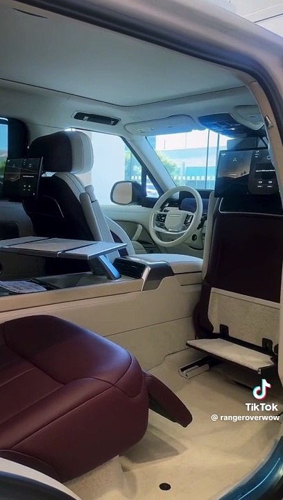 Range Rover sports.