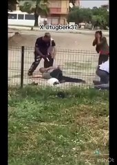 Polis, vatandaşı yiyen köpeği vurdu! Kadın çığlık atıp "vurma" diye bağırdı