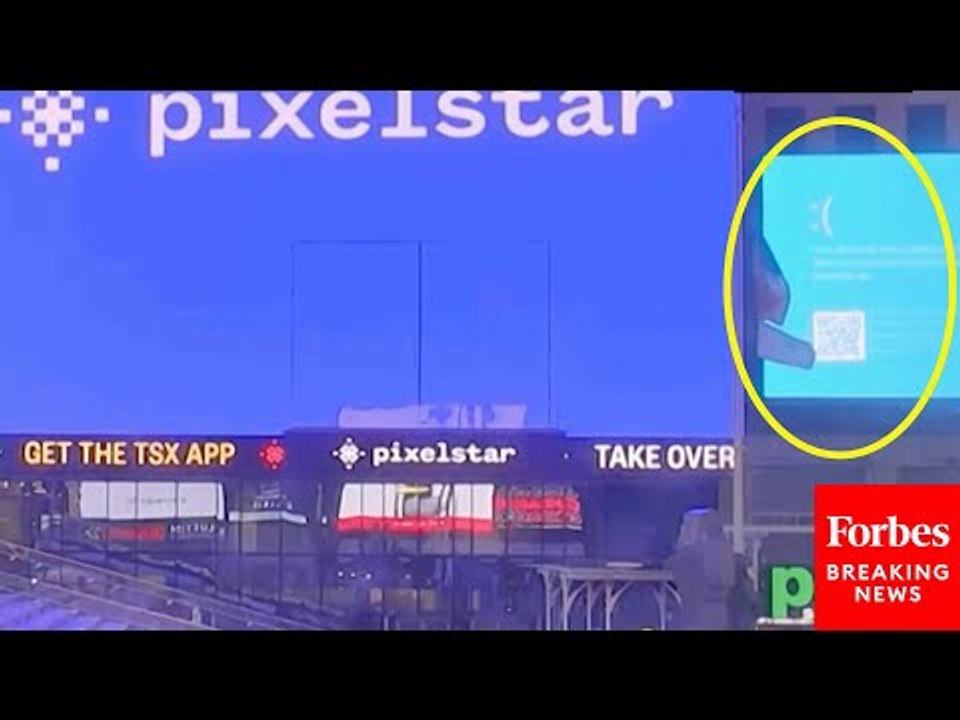 WATCH: Billboards Go Offline In Times Square During Global Tech Outage