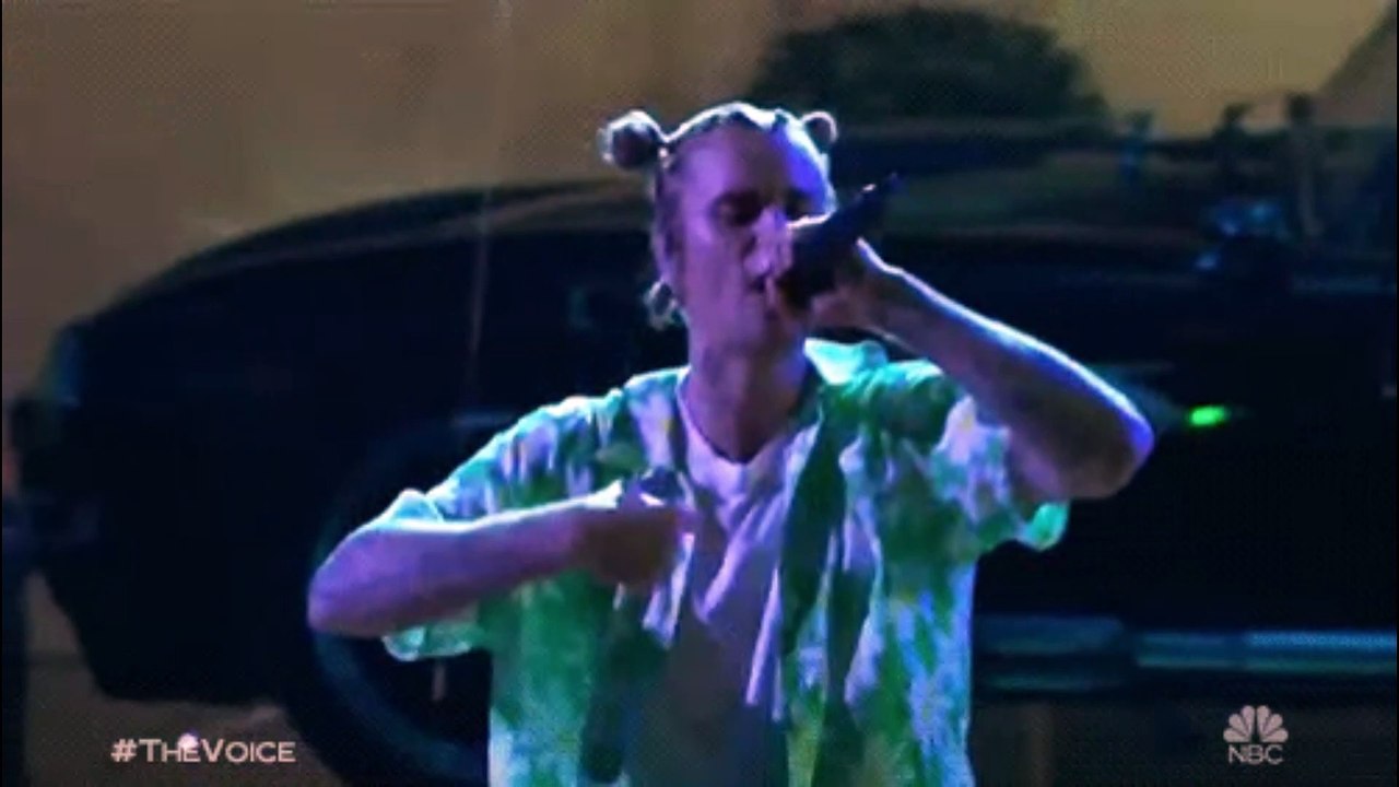 JUSTIN BIEBER