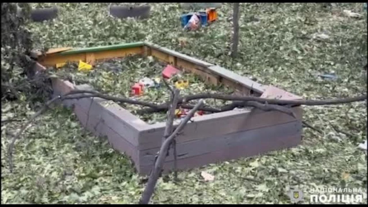 Ucraina, attacco russo su un parcogiochi, almeno 3 morti fra cui un bambino