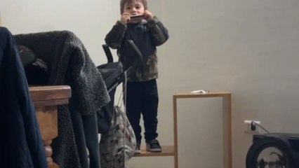 Unexpected mishap: Intrusive thoughts disrupt the harmonica player's performance