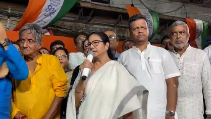 ২১ জুলাইয়ের মঞ্চ পরিদর্শনে মমতা বন্দ্যোপাধ্যায়, তৃণমূল সুপ্রিমোর পা ছুঁয়ে প্রণাম সায়নী ঘোষের