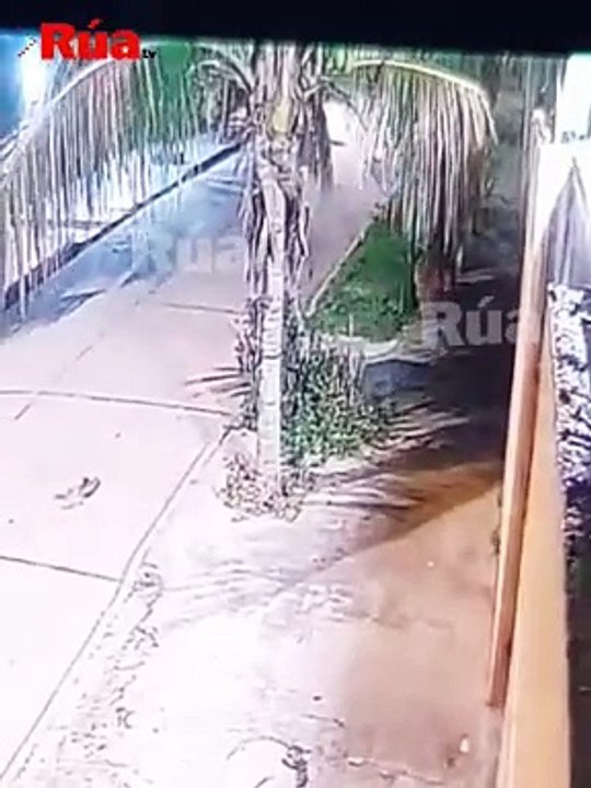 Cámaras registraron los últimos minutos de vida de la pareja que se transportaba en motocicleta