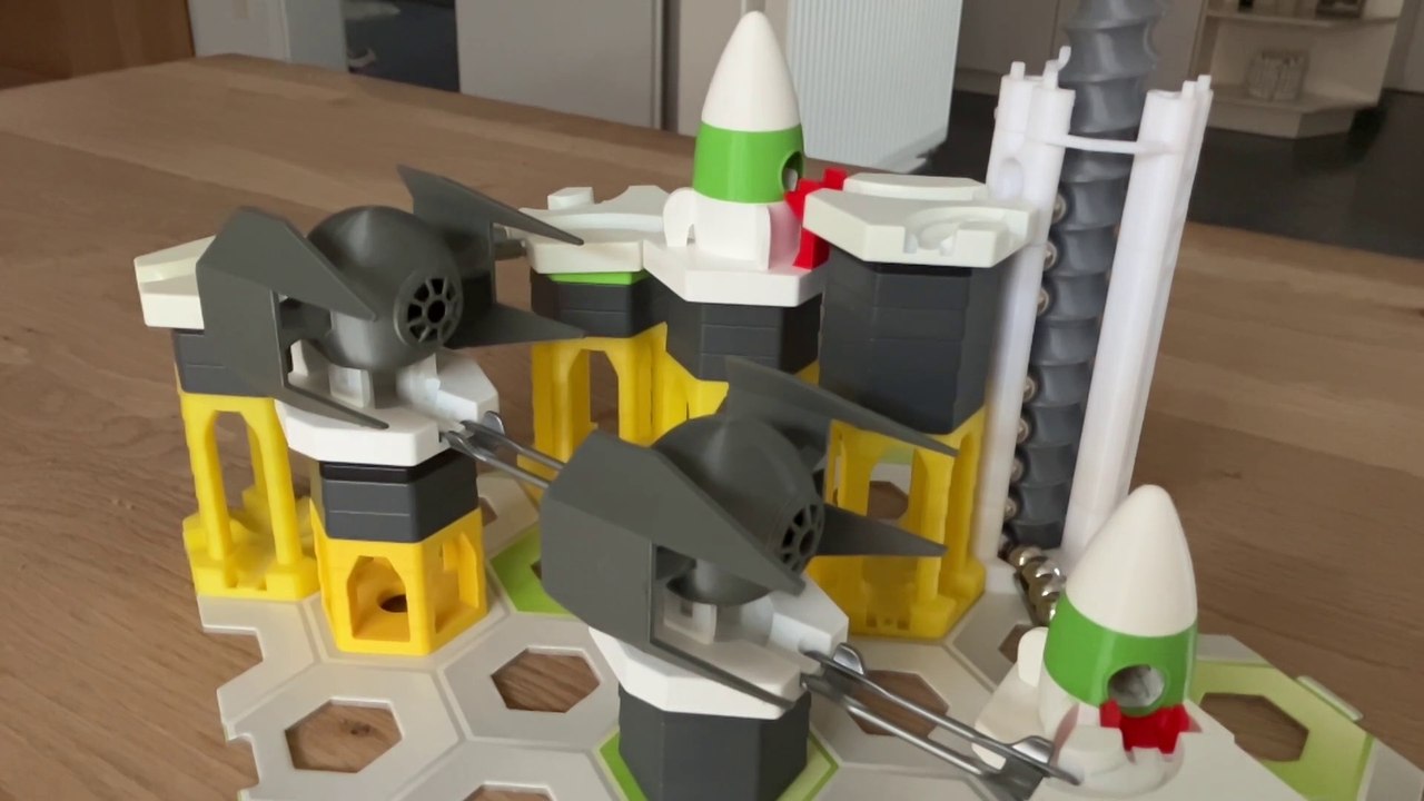 Tie interceptor marble run