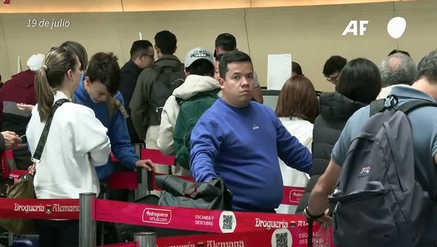 Las aerolíneas reanudan gradualmente sus servicios tras el fallo informático mundial