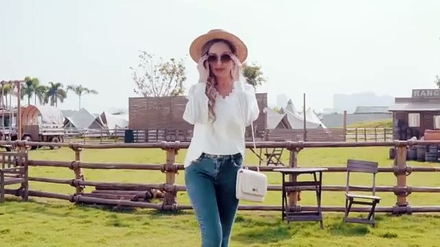 CUPSHE Women Cutout Scalloped Lace Top Long Lace Sleeves Shirts V Neck Blouses