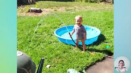 Best Moments Of Funny Babies With Water - Cute Baby Videos