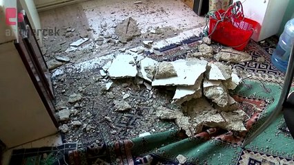 Güngören'de tedirgin eden görüntü: Tavan betonu döküldü midye kabukları ortaya çıktı