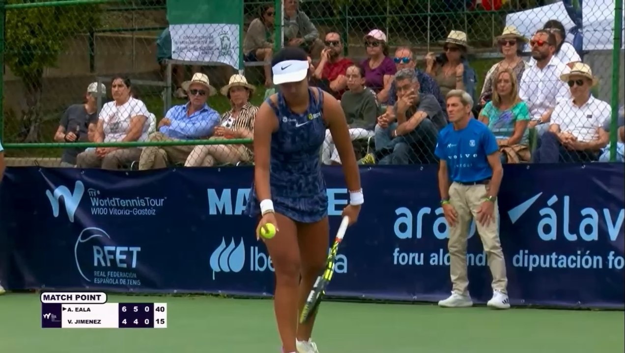 Alex Eala winning the title against V. Jimenez Kasintseva