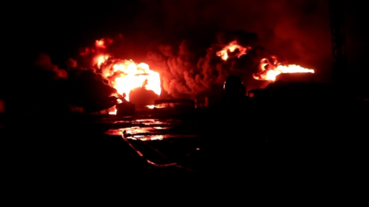 Yémen : des raids israéliens sur le port d'Hodeida, tenu par les Houthis, font au moins six morts