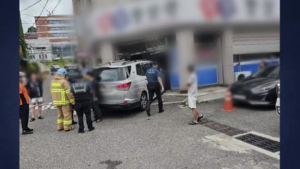 인천 용현시장 부근에서 음주 차량 상점으로 돌진 / YTN
