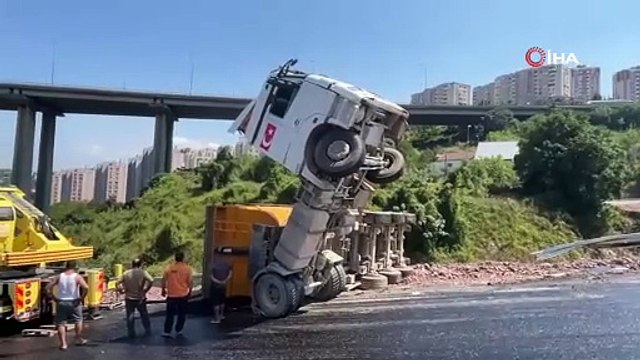 İzmit'te devrilen tırın kupası şaha kalktı