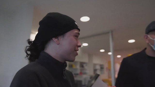 Heartwarming moment: UFC Champion Alex Pereira breaks down in tears while shaving head of cancer patient