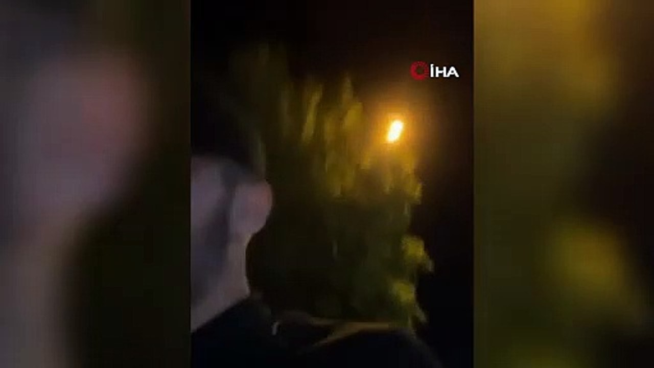 Akrabasını öldürüp, cinayet bıçağıyla canlı yayın yaptı