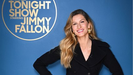 GALA VIDEO - PHOTO - Gisele Bündchen célèbre ses 44 ans avec sa sœur jumelle Patricia : double dose de fête et de beauté !