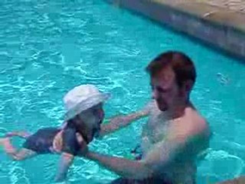 Alban à la piscine