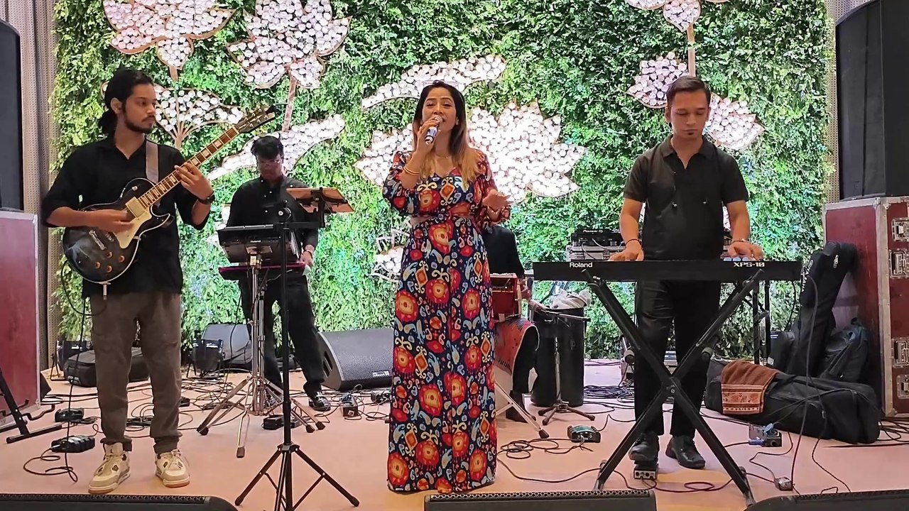 Aur Rang De - सावन गीत - सावन के पारम्परिक गीत - Rajasthani Folk Singer - Neelam Chauhan