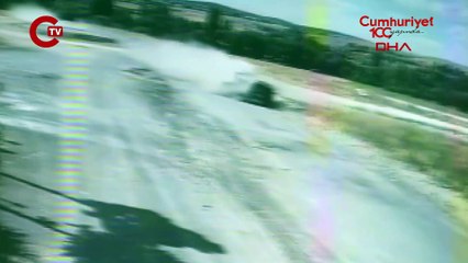 16 yaşındaki sürücü, kız arkadaşının babasından kaçarken kaza yaptı