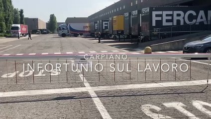 Infortunio a Carpiano,operaio investito da un camion in manovra: le immagini