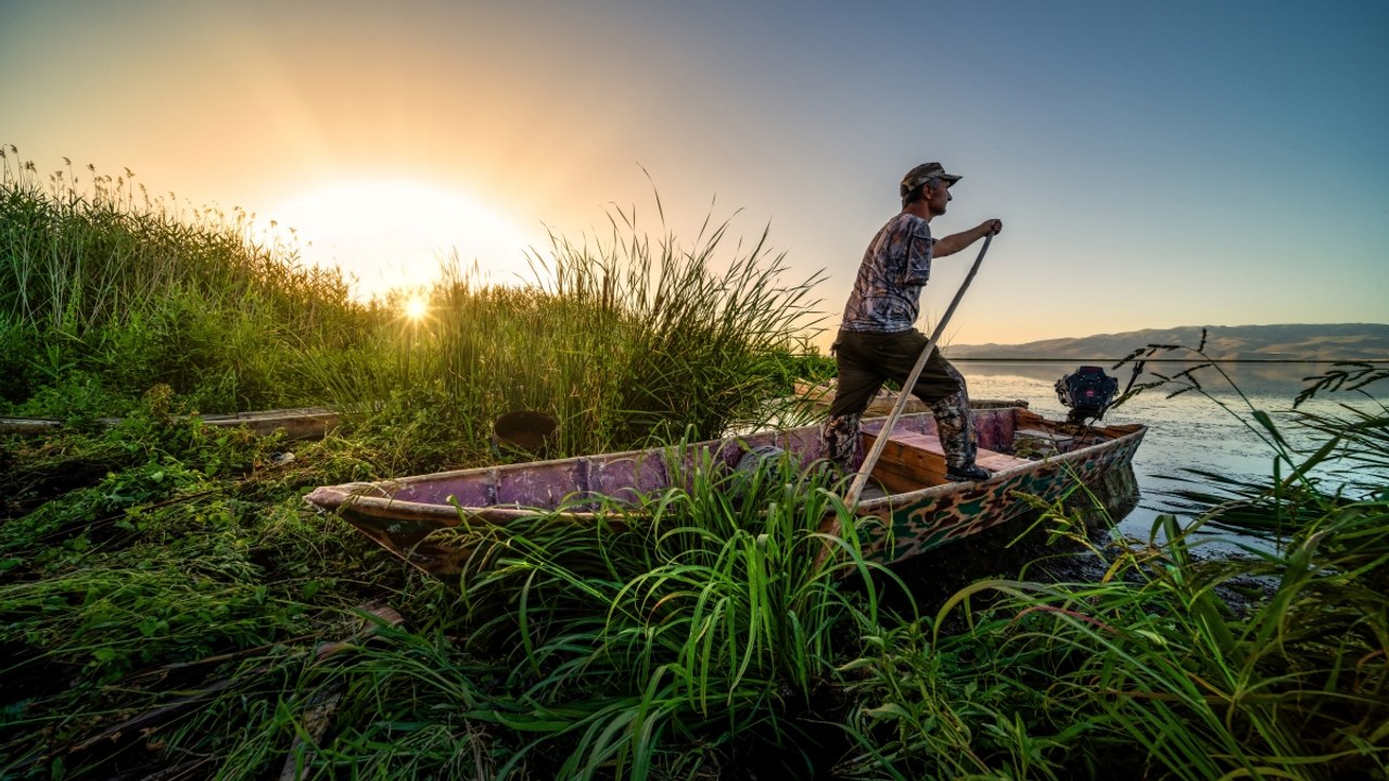 Türkiye'nin cennet köşesi Eber Gölü'nden muhteşem manzaralar