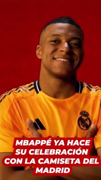 Mbappé ya hace el gesto de su celebración con el Real Madrid