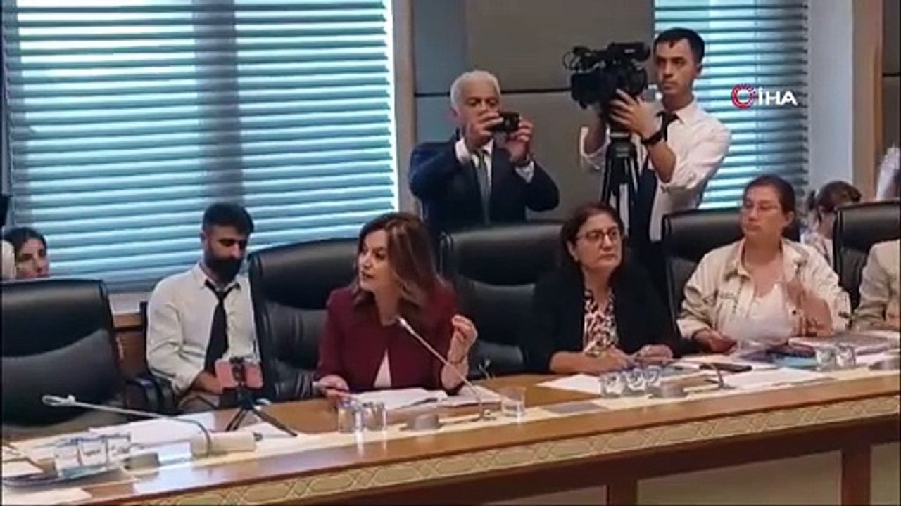 Komisyonda görüşmelerde yine gerginlik! Köpekler dışarıda CHP'liler içeride durmuyor