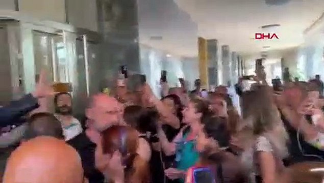 Sokak hayvanları yasa teklifi görüşmeleri başladı: Komisyon'da gergin ortam