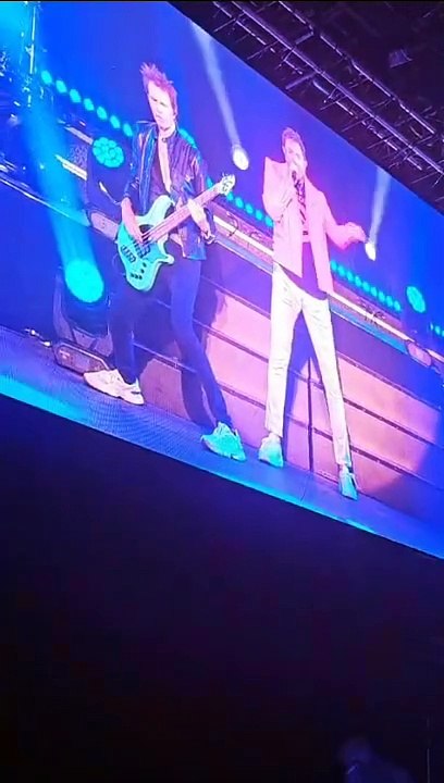 Duran Duran, una ‘prima’ da ricordare: gli “wild boys” scatenano la piazza sold out