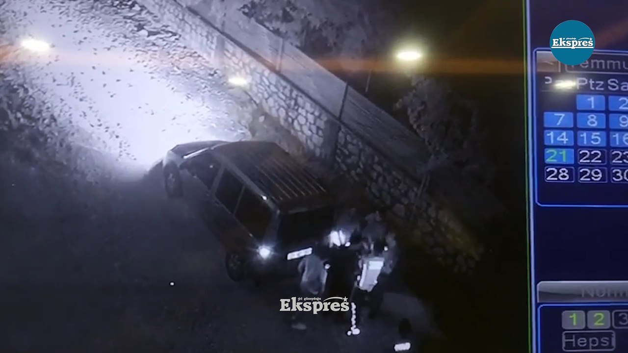 Ergani’de polisin motosiklet sürücüsünü darp ettiği anlar kamerada