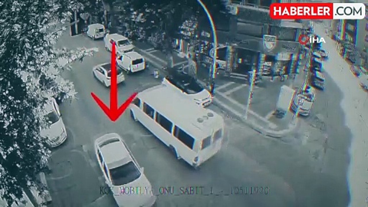 Kendini 'polis ve savcı' olarak tanıtıp altın ve paraları alan dolandırıcı tutuklandı